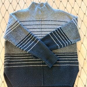 Simply Vera Vera Wang Women’s Turtleneck Tunic Sweater - Gray and Black.